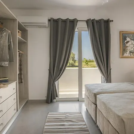 Ai Helis Summer House *