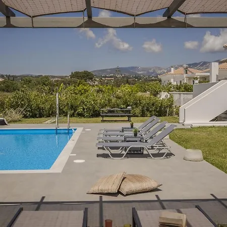 Ai Helis Summer House * Svoronata