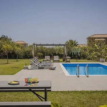 Ai Helis Summer House