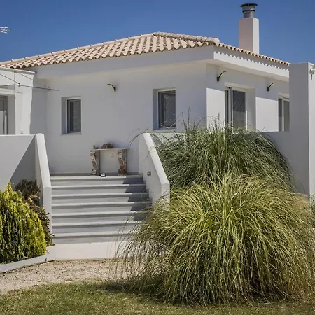 Ai Helis Summer House * Svoronata
