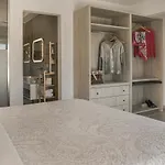 Ai Helis Summer House